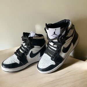 Air Jordan 1 Mid High Top Sneakers Youth Size US 7.5 MX 25.5 White/Black